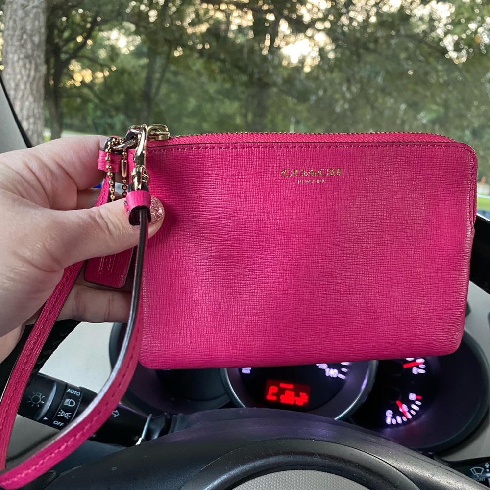 Coach Wristlet in hot pink with card slots